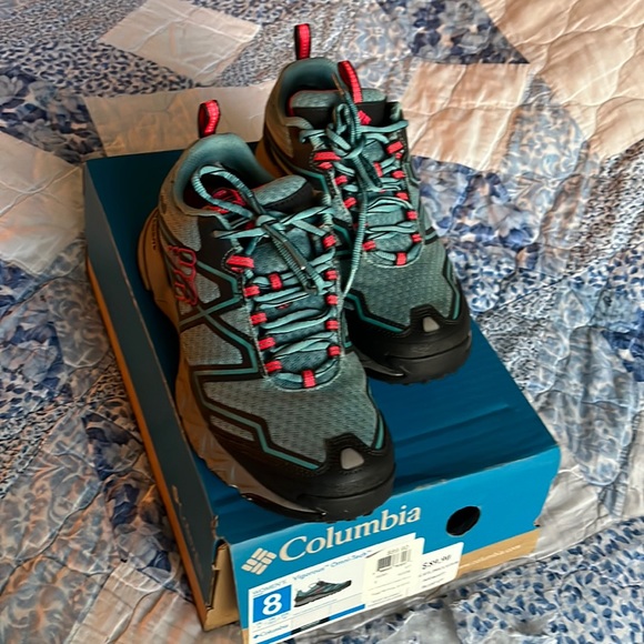 Columbia Womens Vigorous Omni Tech Sneakers - Picture 1 of 5